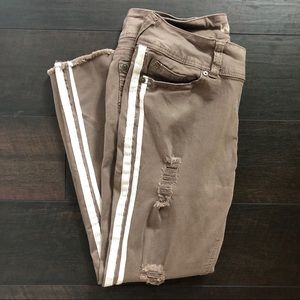 WALLFLOWER Raw Hem Jeans with White Side Stripes